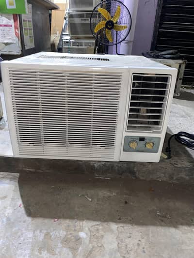 Window AC 1 tan  chill cooling All ok  Lahore samnabad