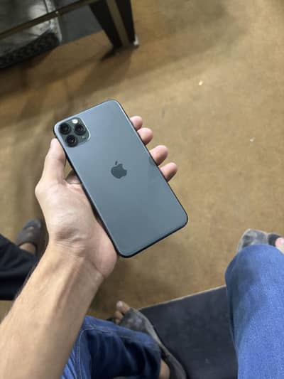 iPhone 11 pro max waterpack 10/10