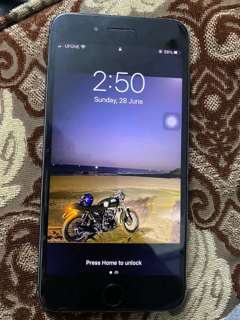 Apple iPhone 7 Plus 2
