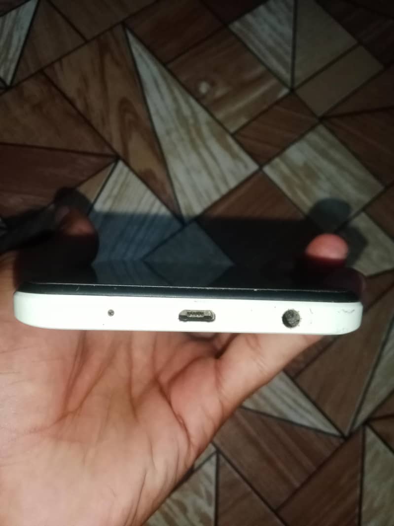 Redmi A2+ 3