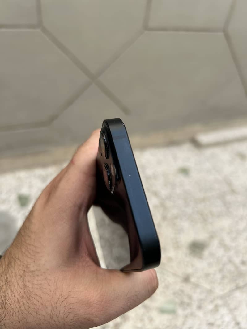 Apple iPhone 13 1