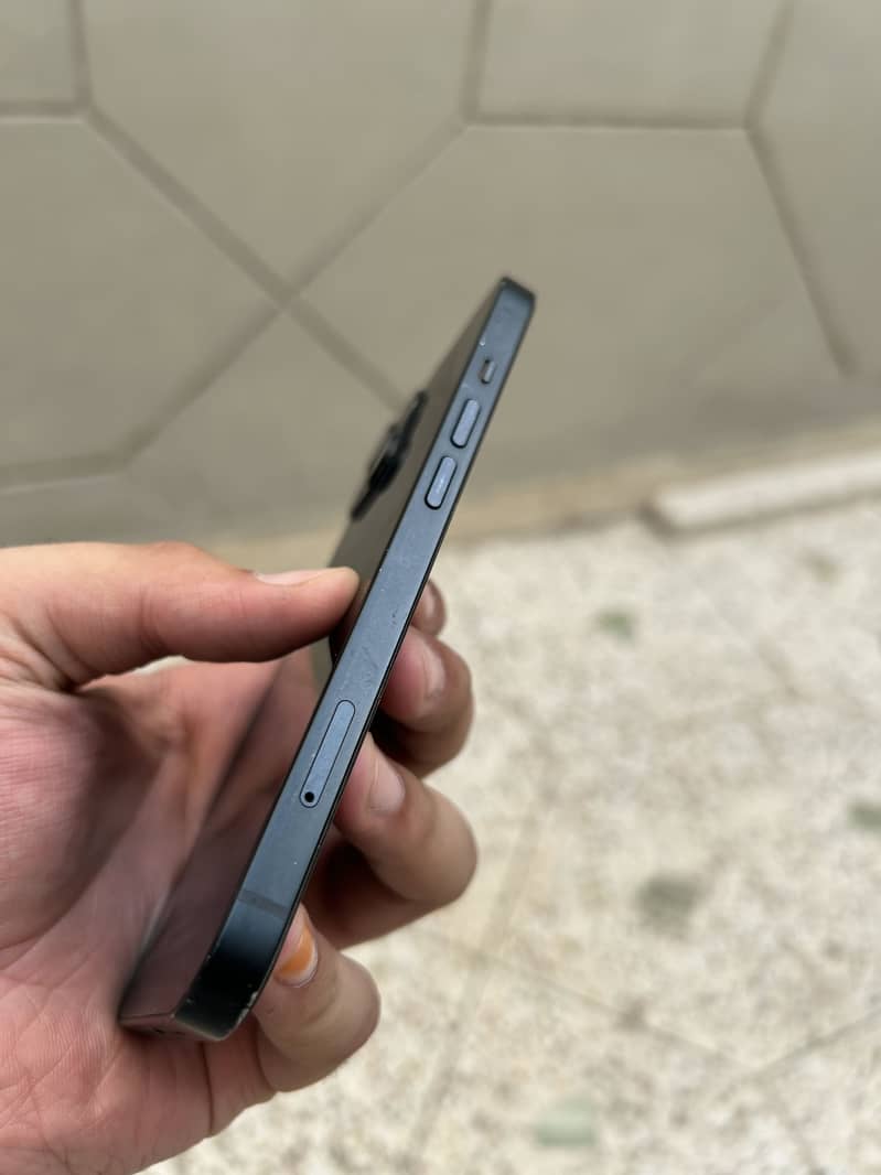 Apple iPhone 13 3