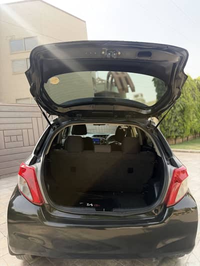Toyota Vitz 2014