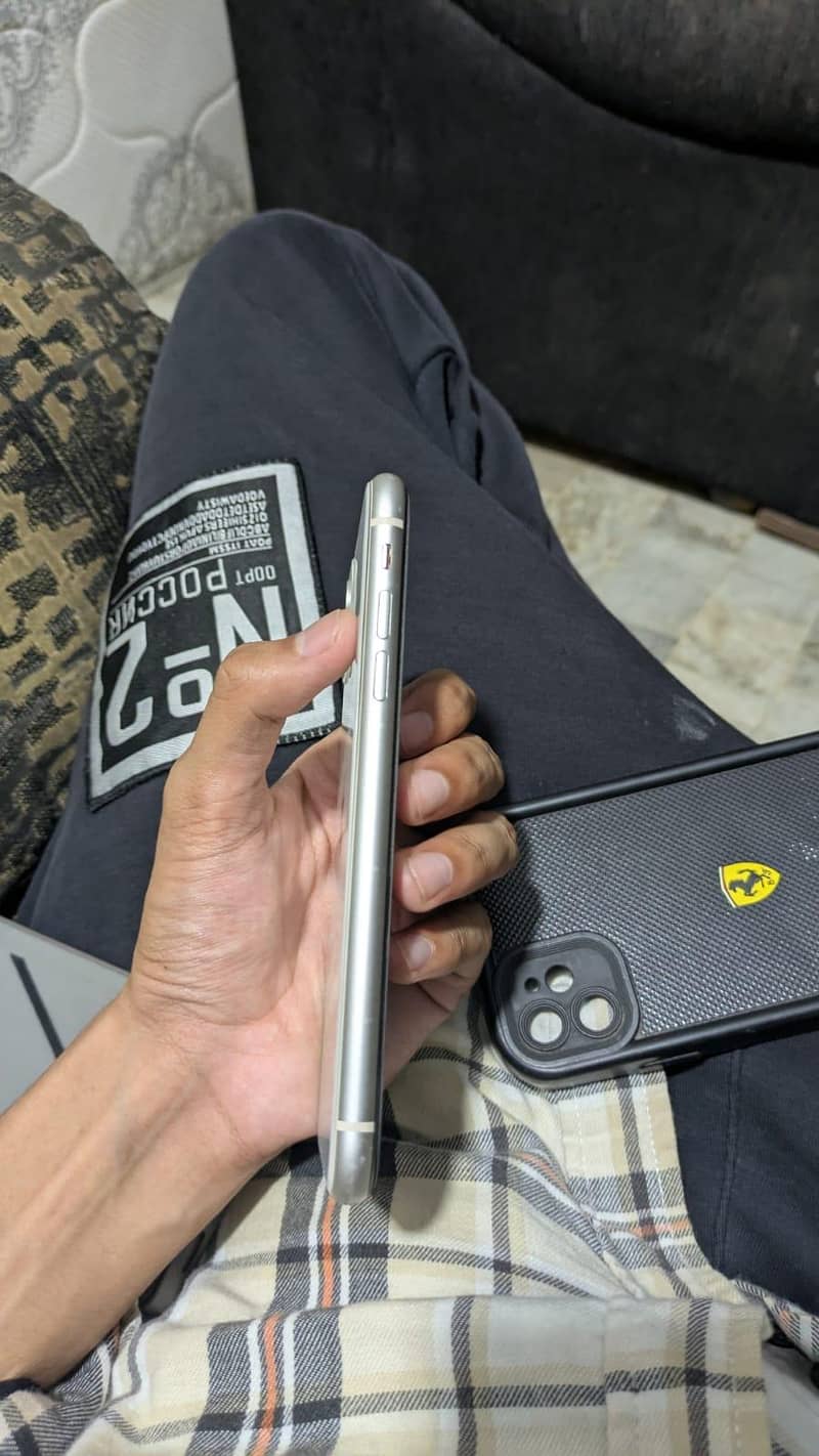Apple iPhone 11 2