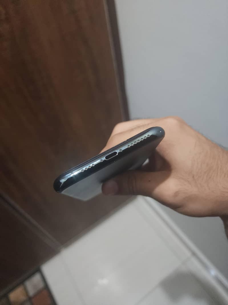 Apple iPhone 11 Pro Max 3