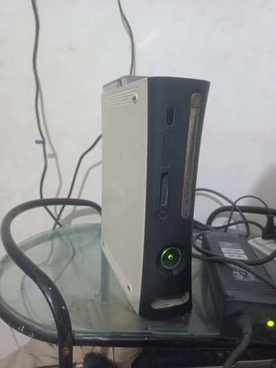 good condition Xbox 360 81 game install
