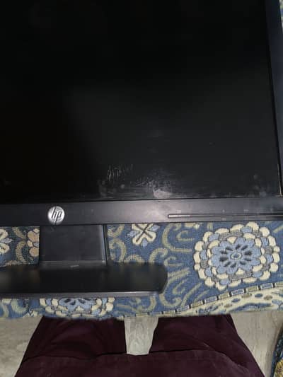 Hp moniter for sale if u are intrested then contack me 03427661277