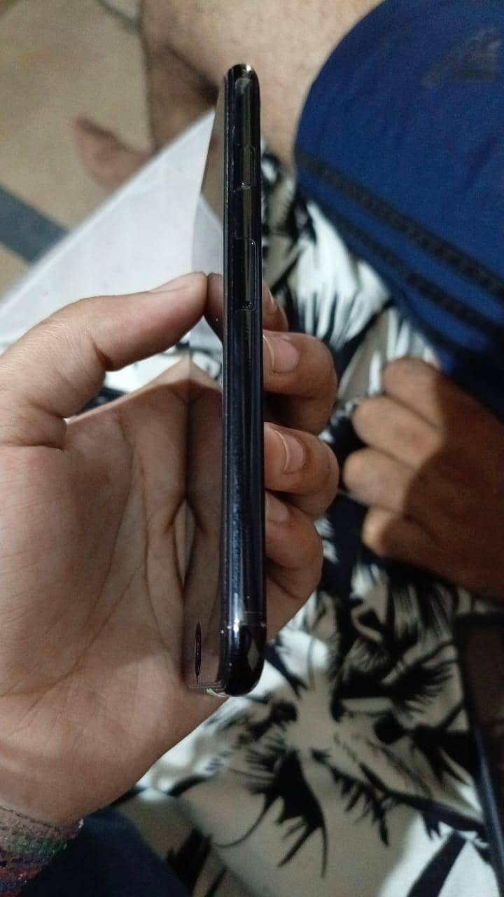 Apple iPhone 7 3