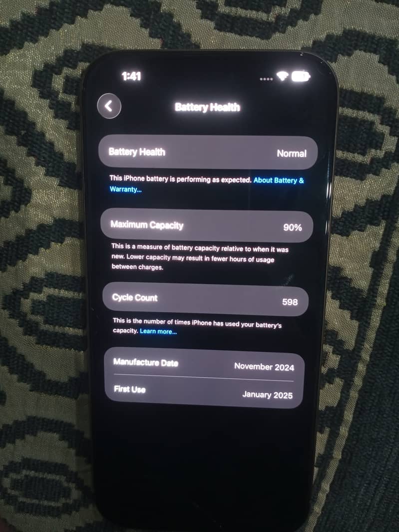 Iphone 16 pro max 4