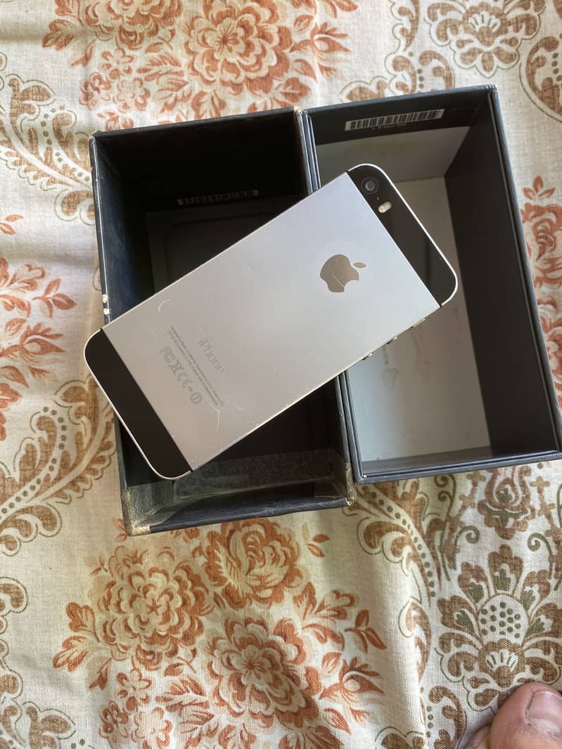 Apple iPhone 5s 4