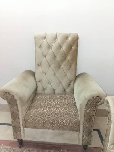 5 seater Sofa Set with Table For Sale contact 03163352966