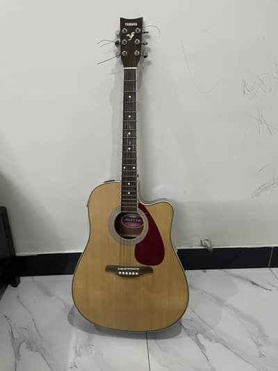 YAMAHA FGX720 sca Semi-acoustic guitar.