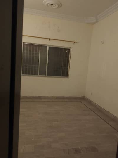 Commercial in Gulshan Block-4 650 Sq. Yds