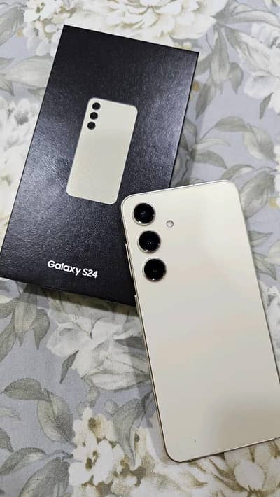 Samsung Mobile S24 with Box