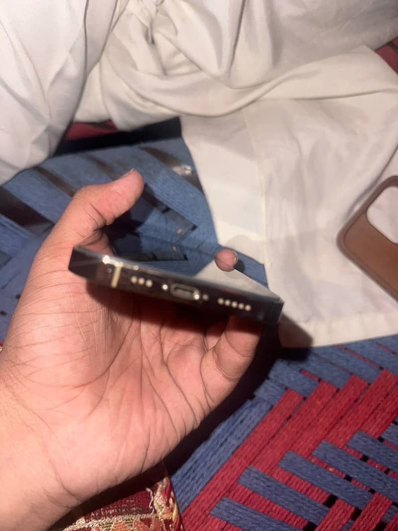 Iphone 13 pro 4