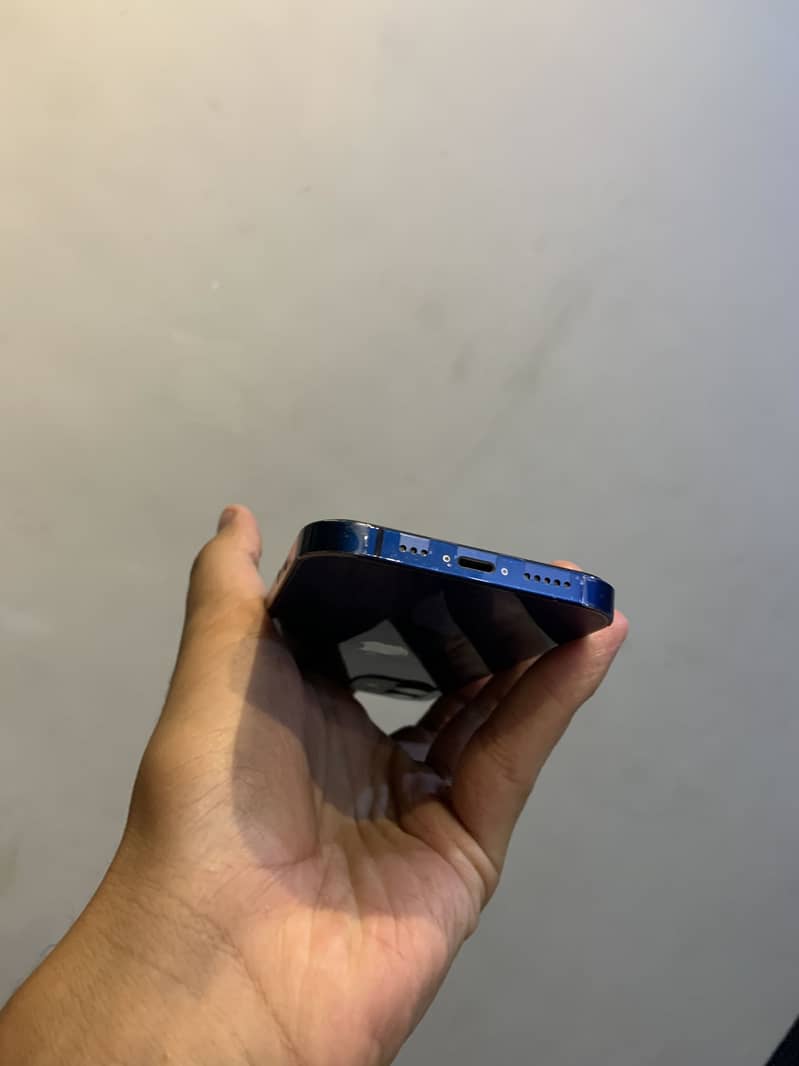 Apple iPhone 12jv 1