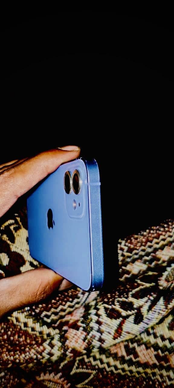 Apple iPhone 12 3