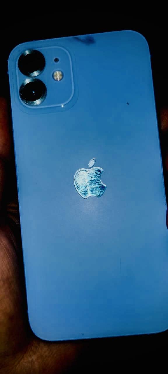 Apple iPhone 12 4