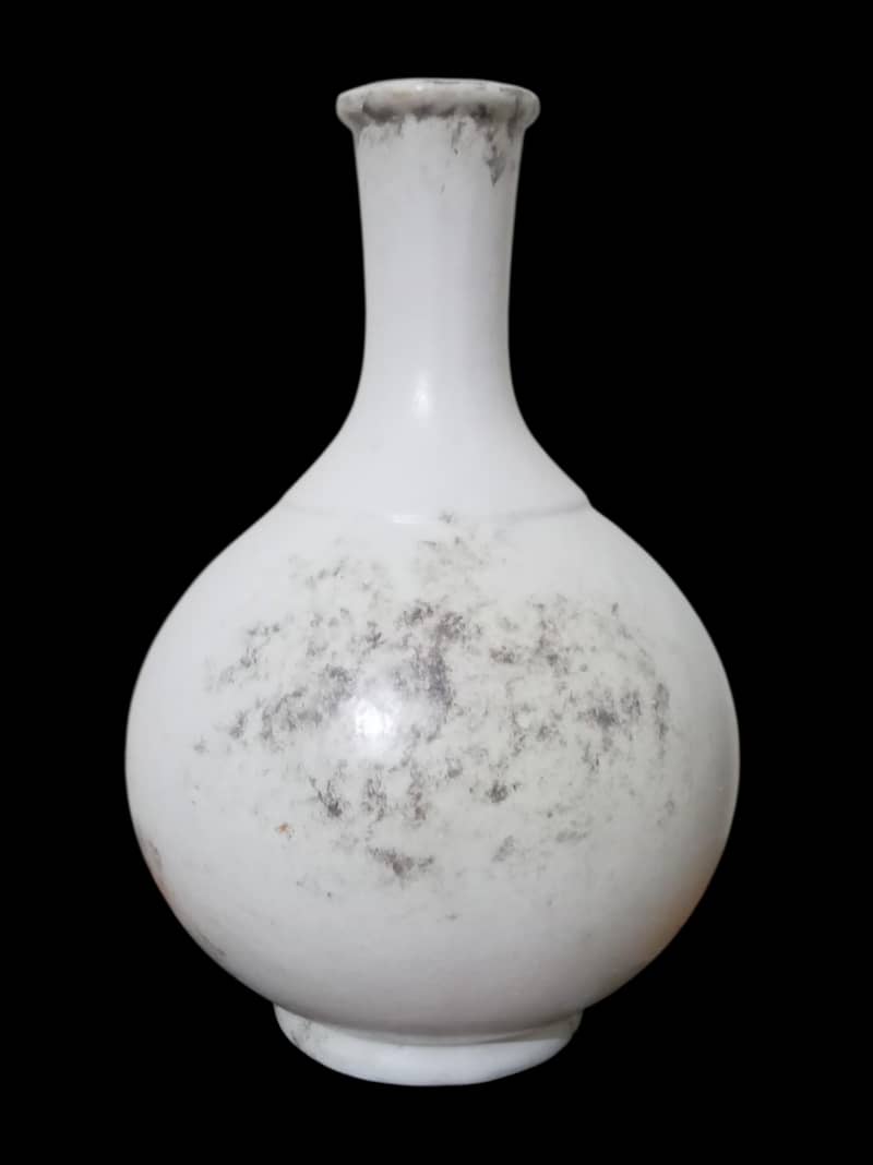 Old Vases 3
