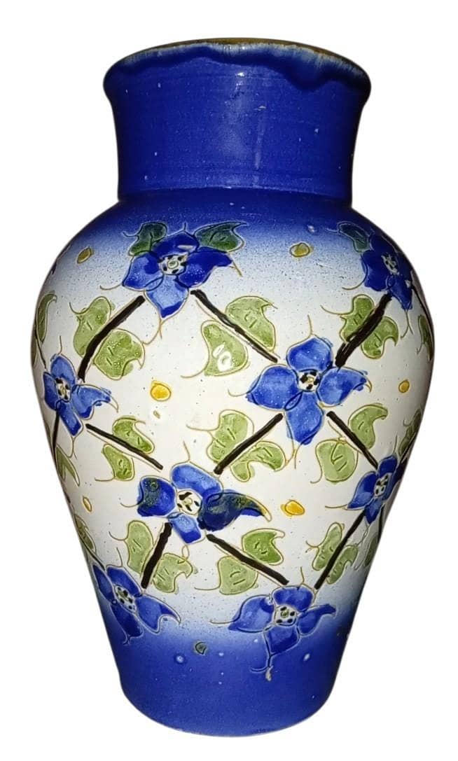 Old Vases 4