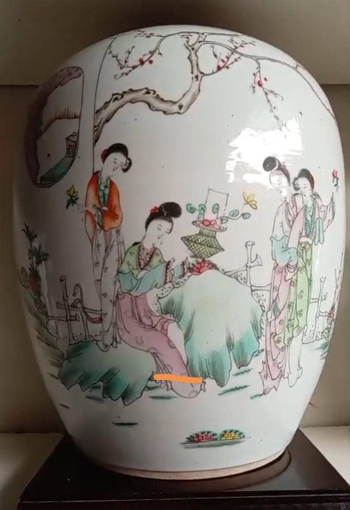 Old Vases 8
