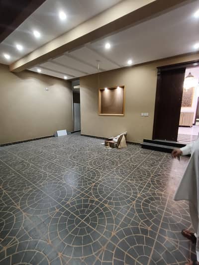 10 Marla house available for rent