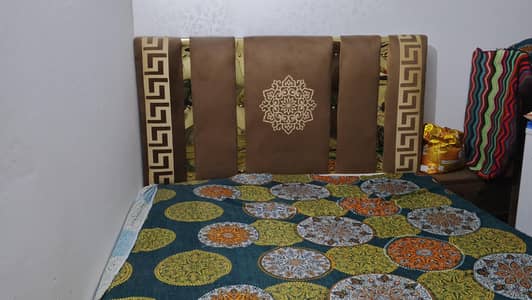 Bed and mattress side table