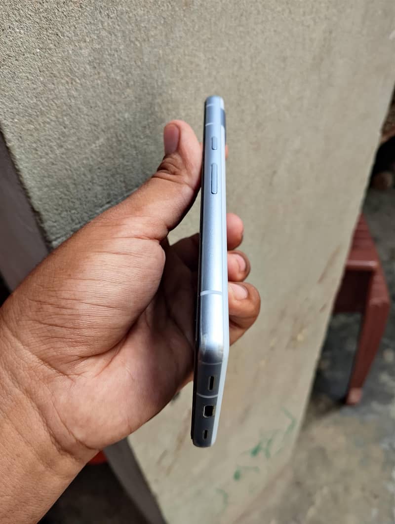 Google Pixel 7a 3
