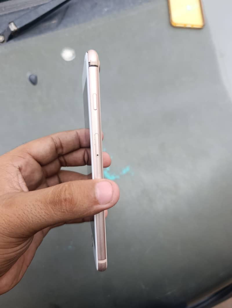 Apple iPhone 8 Plus 1