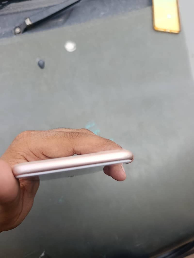 Apple iPhone 8 Plus 4