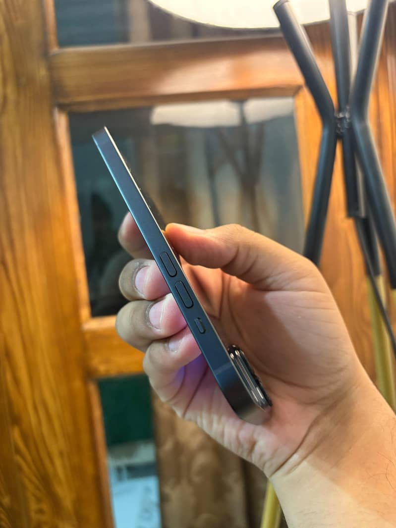 Apple iPhone 14 5