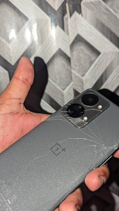 One Plus Nord 2T 5G