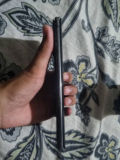 Sharp Aquos R6