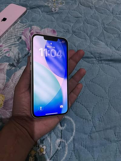 Apple iPhone 13