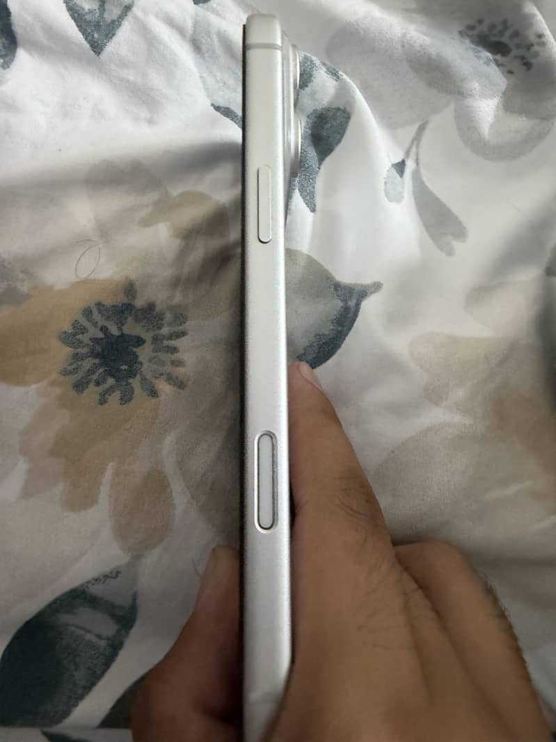 Apple iPhone 17 Pro Max 1