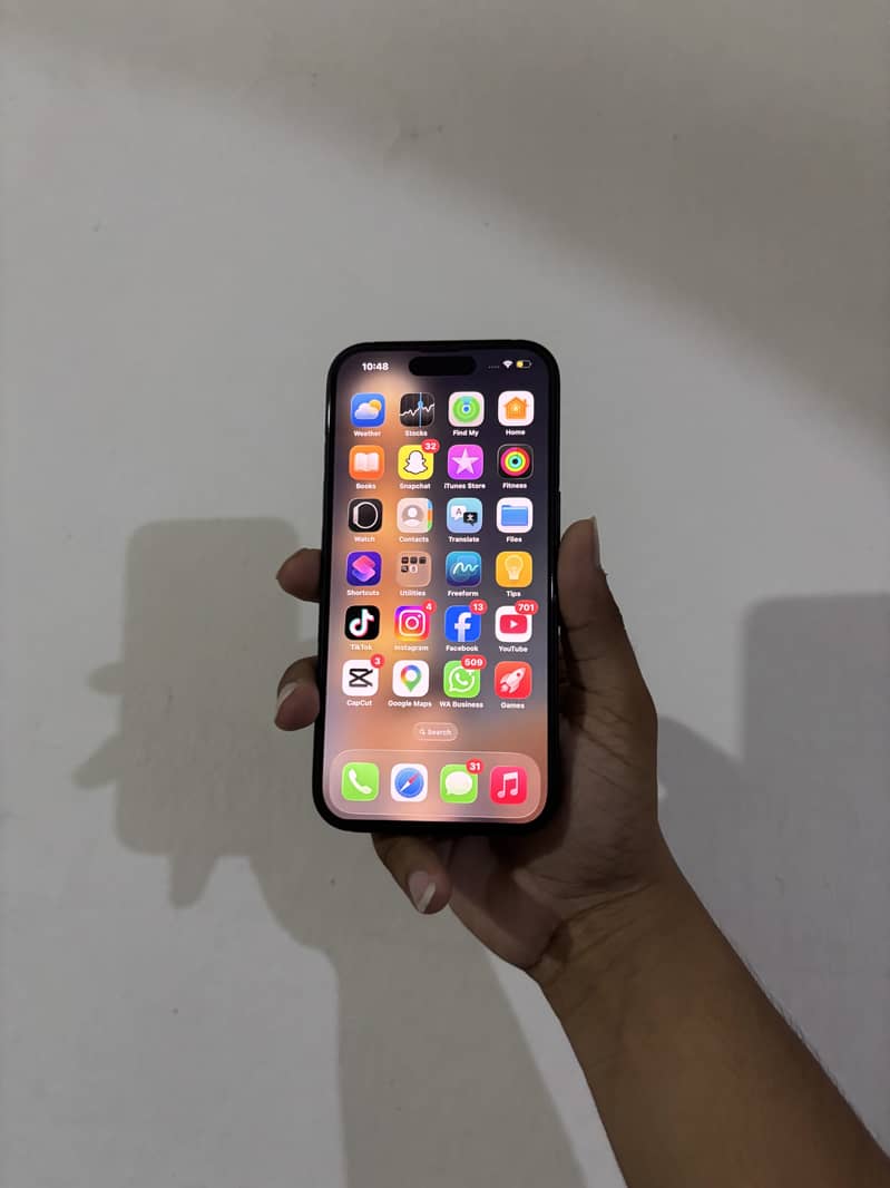 Apple iPhone 16 7