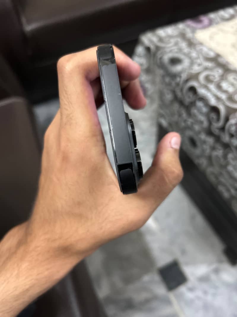 Apple iPhone 14 Pro Max 1