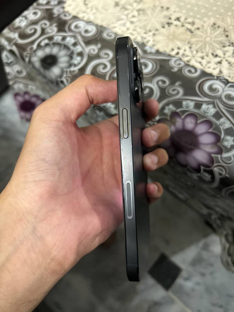 Apple iPhone 14 Pro Max 4