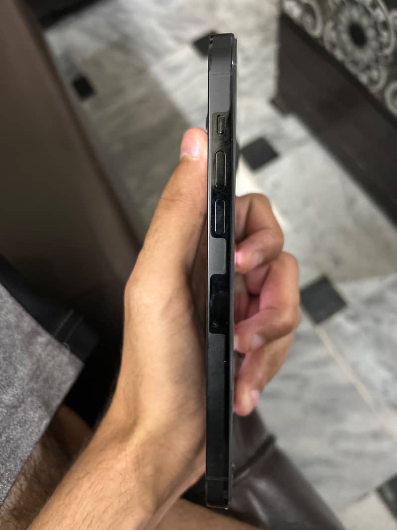 Apple iPhone 14 Pro Max 6