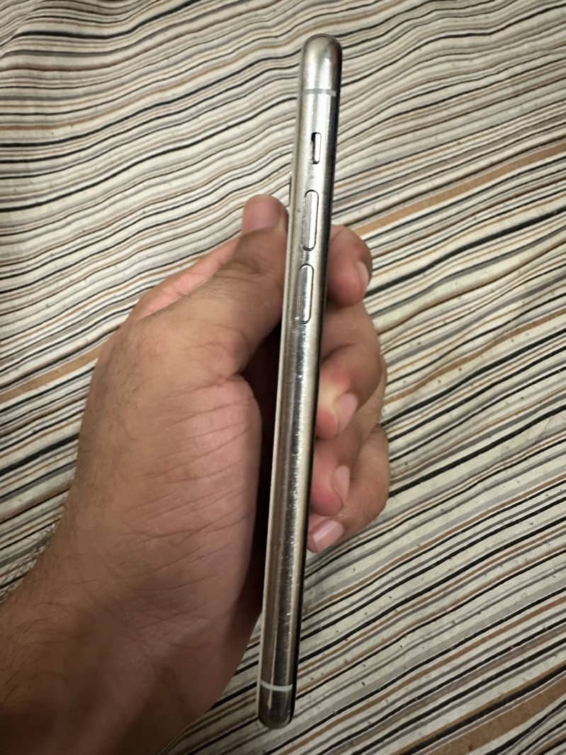 Apple iPhone 11 Pro 5