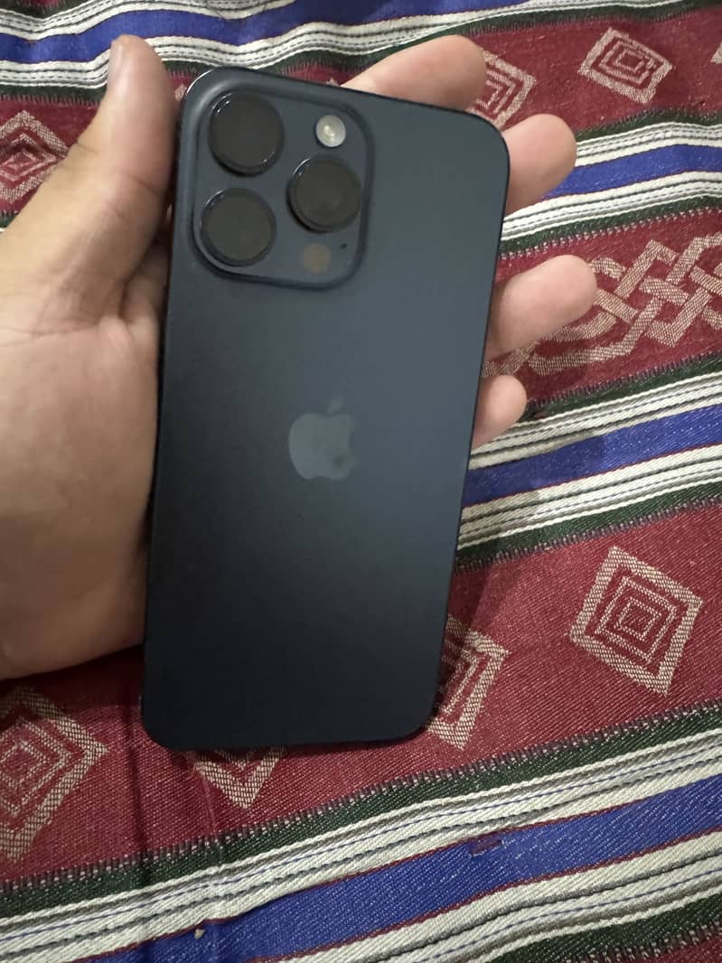 Apple iPhone 15 Pro Max 2