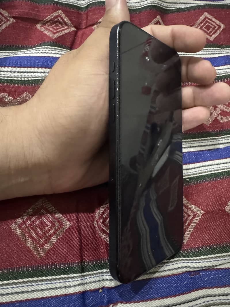 Apple iPhone 15 Pro Max 3