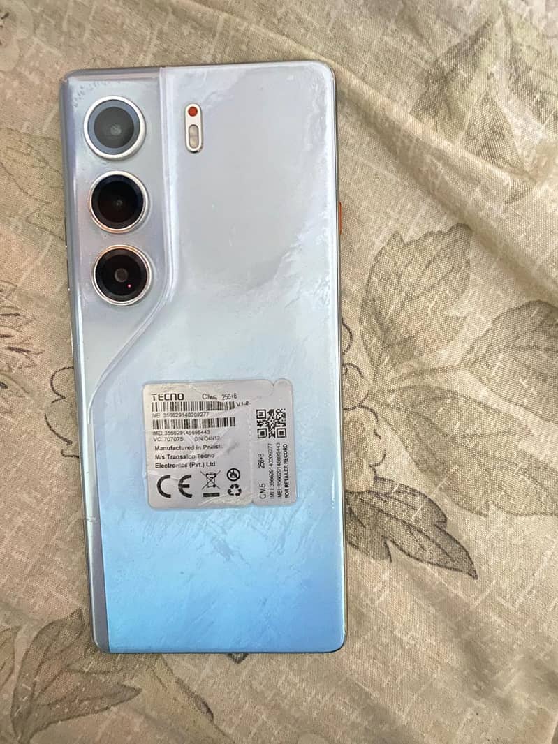 Tecno CAMON 40 1