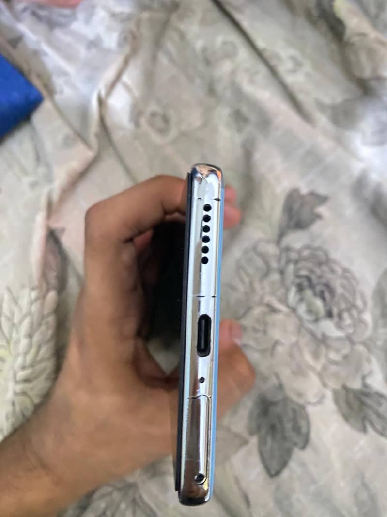 Tecno CAMON 40 4
