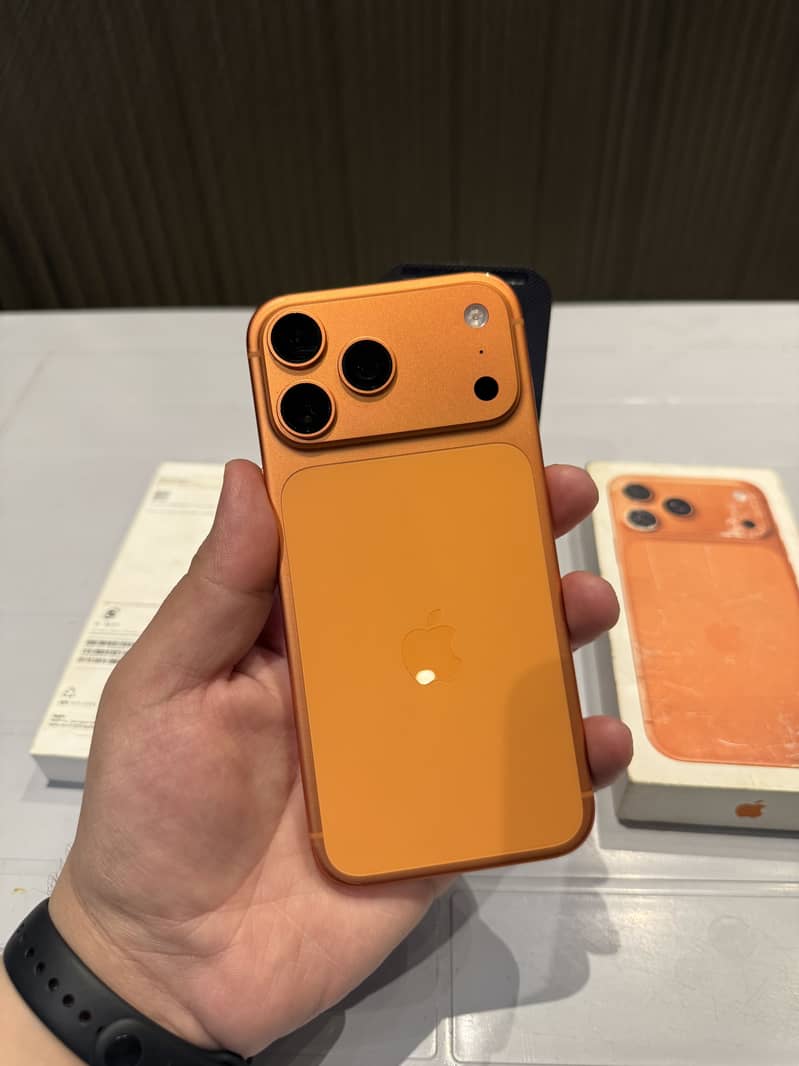 Apple iPhone 17 Pro Max 1