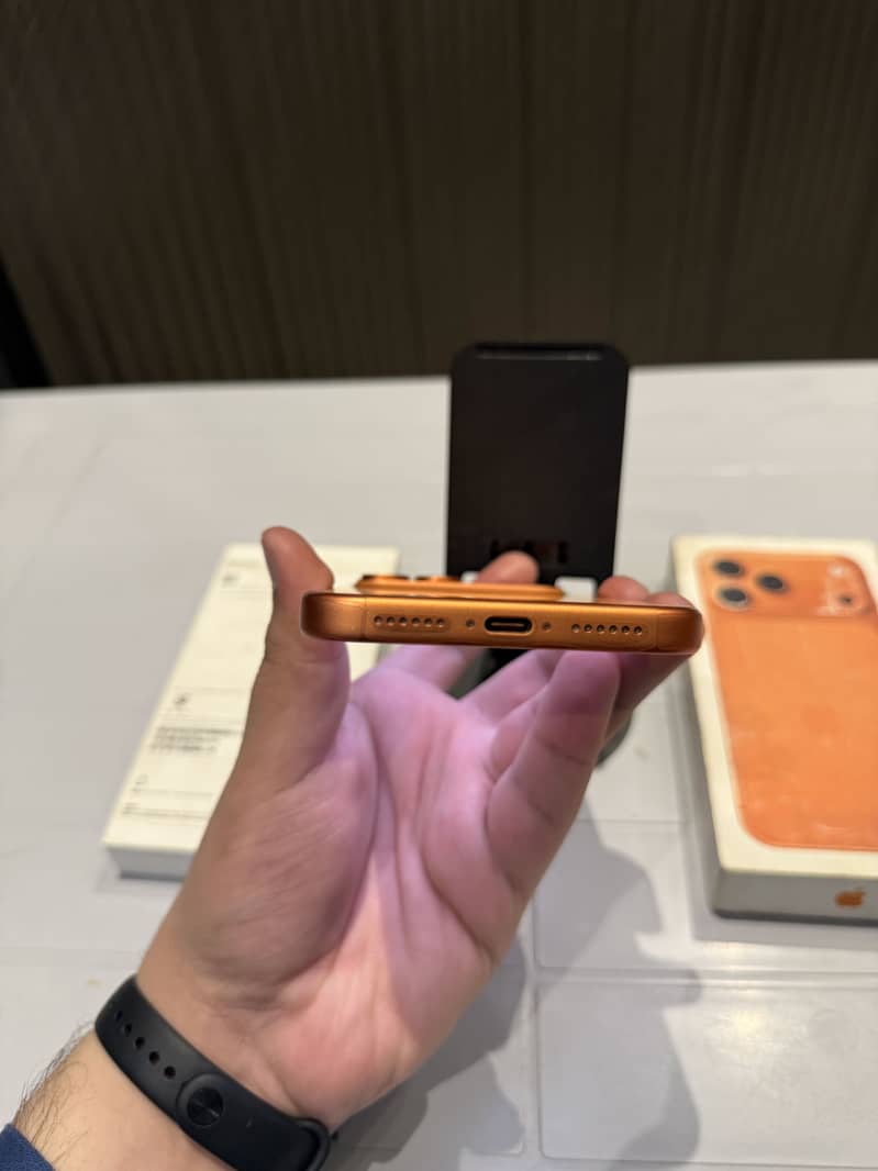 Apple iPhone 17 Pro Max 5