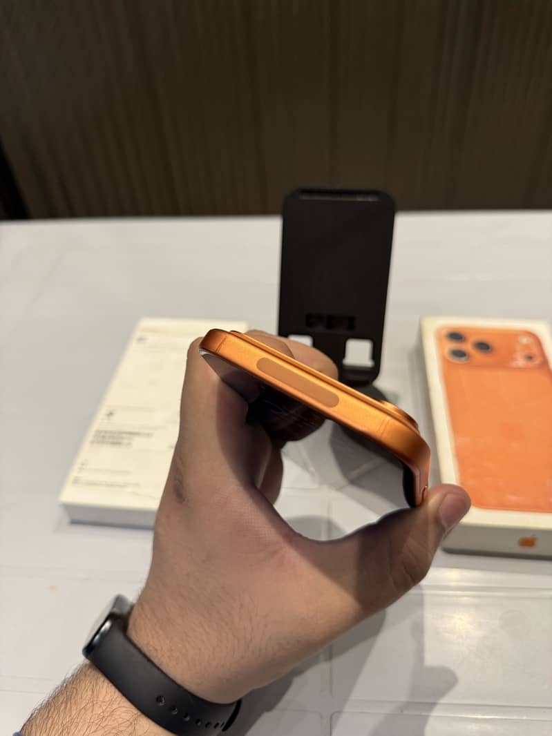 Apple iPhone 17 Pro Max 6