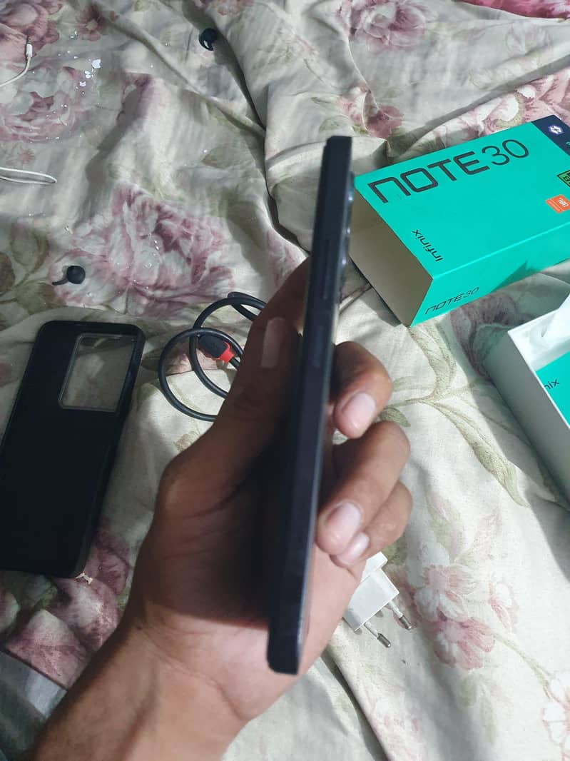 Infinix Note 30 4