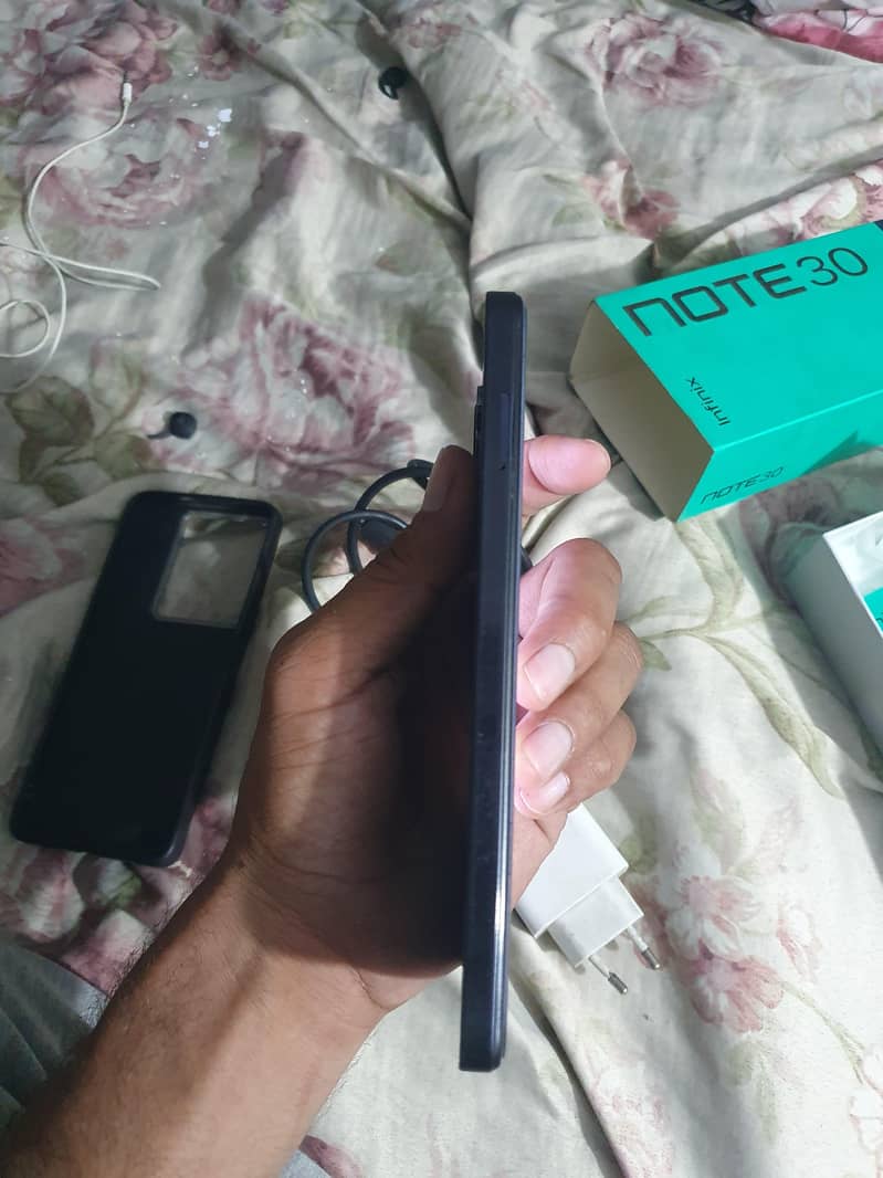 Infinix Note 30 6