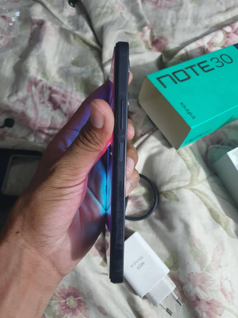 Infinix Note 30 7